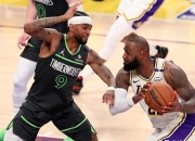 开云体育在线-湖人遇阻势头，一丢一胜缓启进攻的简单介绍