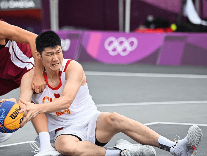 包含中国羽毛球队绝杀日本羽毛球队，戴资颖三分雨点燃全场的词条