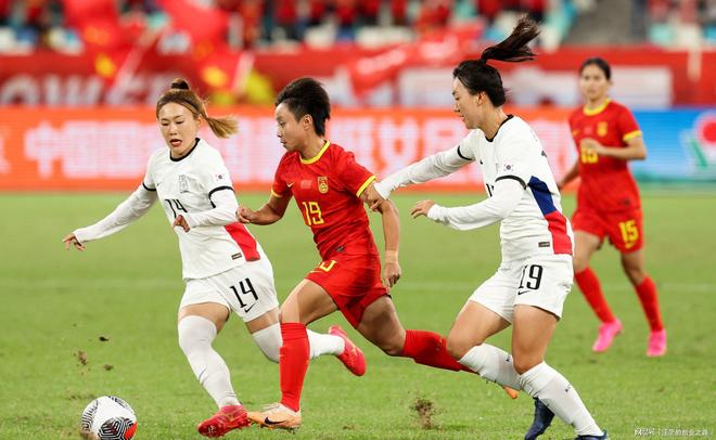 力拔头筹！女足国家队备战冠亚军争霸的简单介绍