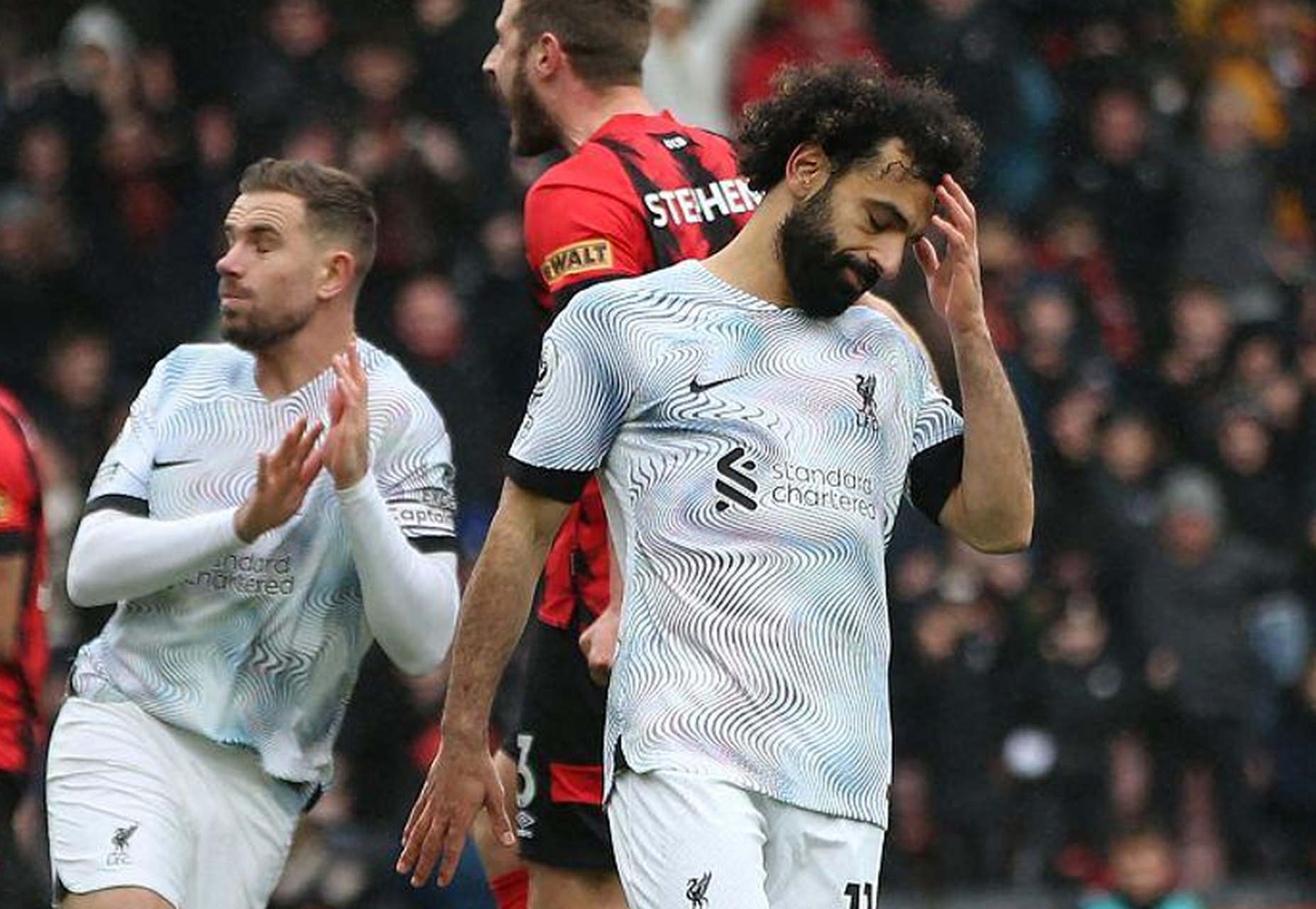 包含伯恩茅斯客场遭遇失利，降级前景堪忧的词条