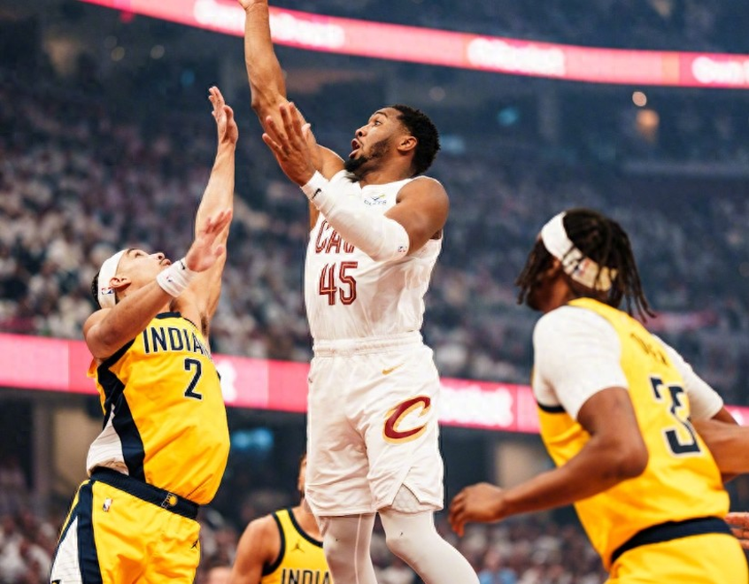 关于梅赛德斯碾压红牛二队，汉密尔顿统治全场的信息