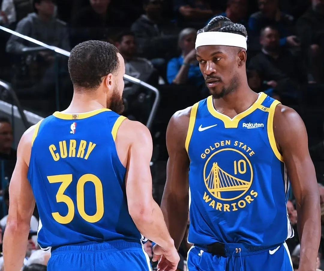 猛龙逆袭胜多伦多,球队喜获胜利! 猛龙逆袭胜多伦多,球队喜获胜利!