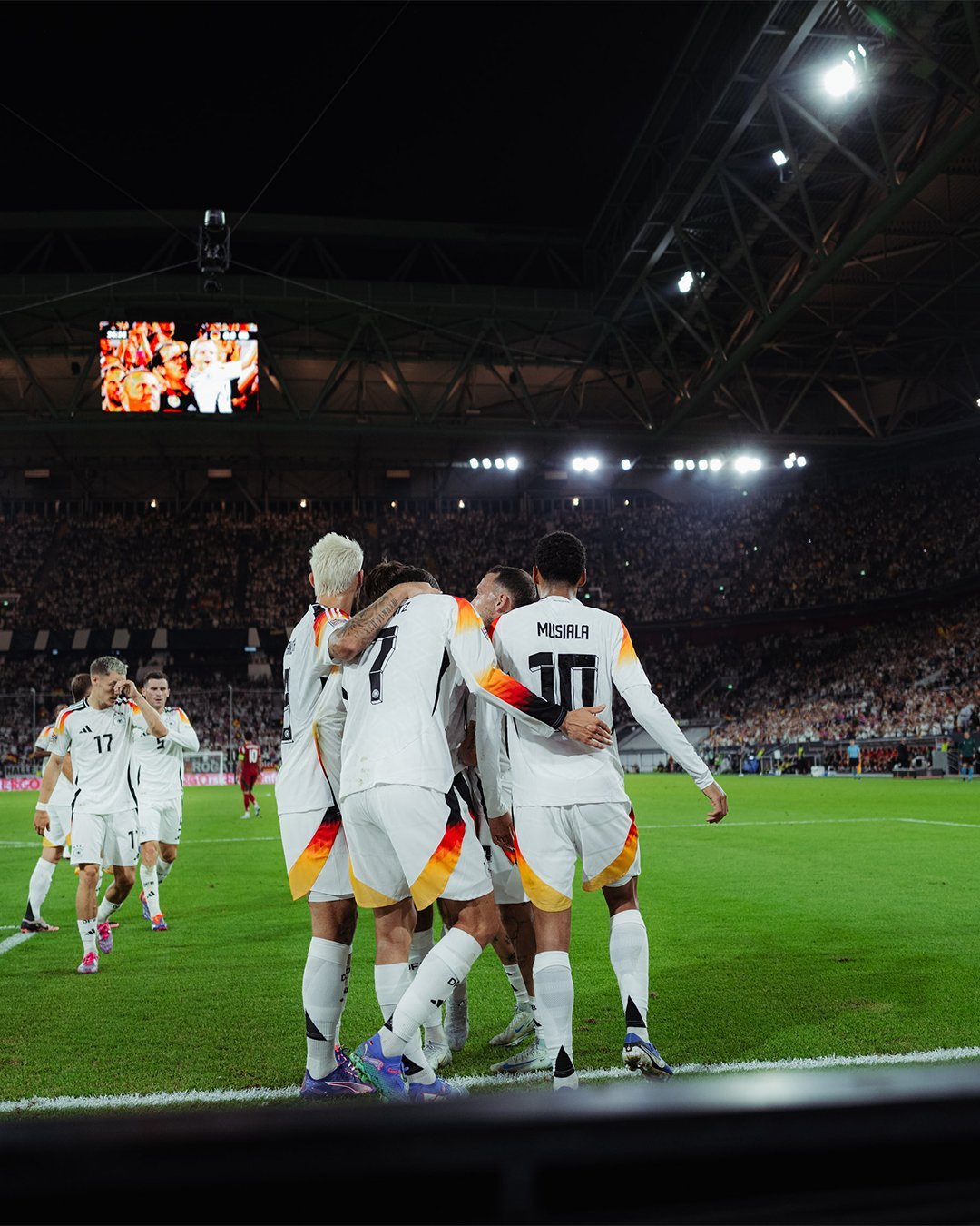 匈牙利队遭遇挑战,全力追赶晋级机会 匈牙利队遭遇挑战,全力追赶晋级机会