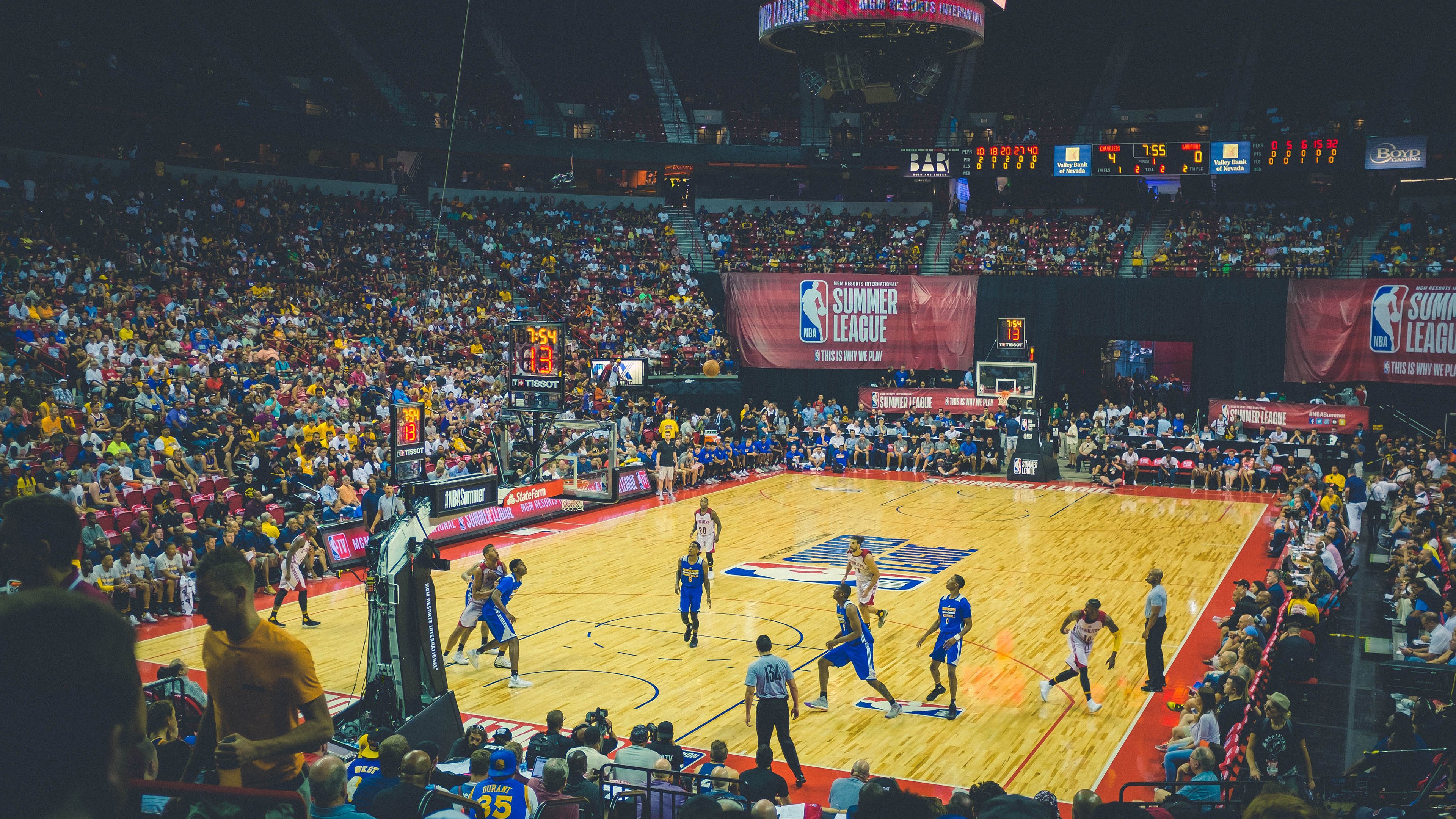 戈贝尔筑起叹息之墙,尼克斯体系化防守如何让勇士窒息