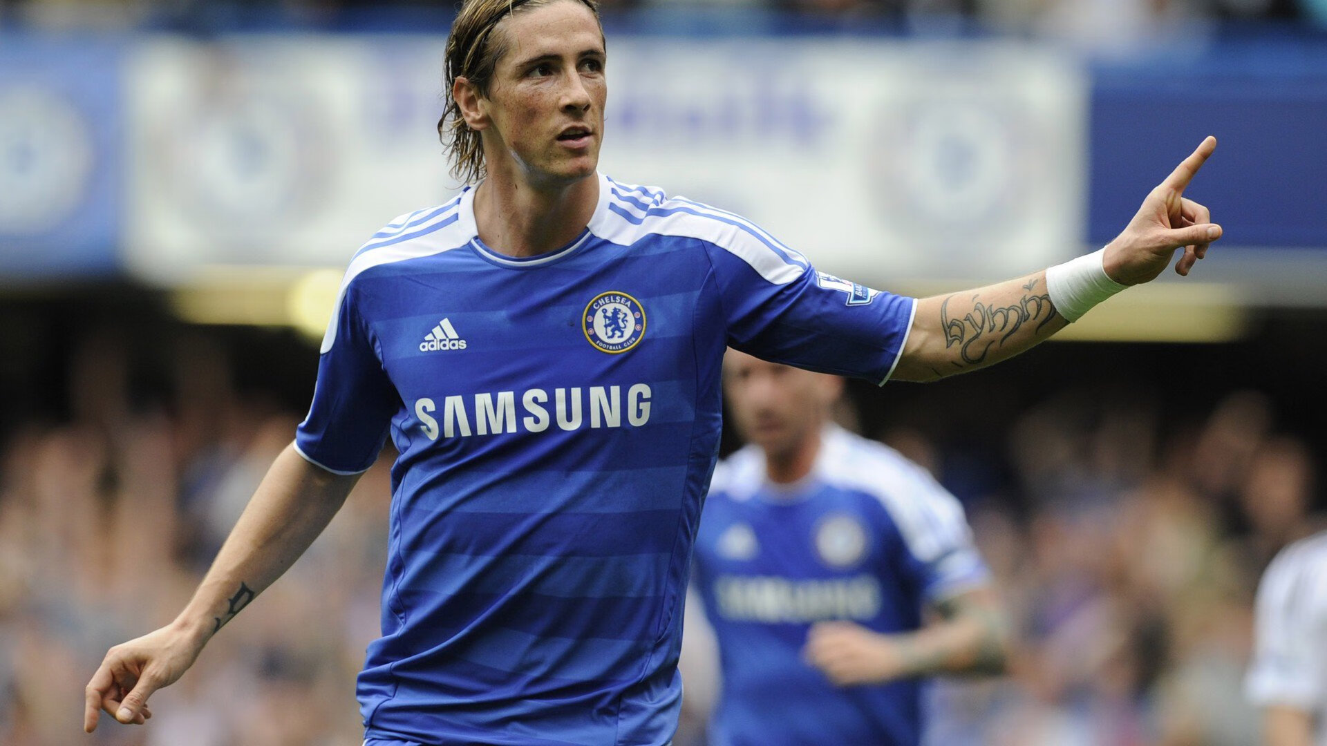 英超争冠风云激荡,欧战舞台佛罗伦萨绝境逢生